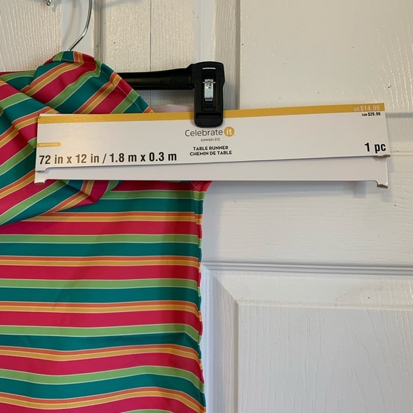 NWT festive colored table run - Picture 4 of 6